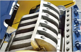 Небольшая дробилка для пластика/гранулятор для литья под давлением