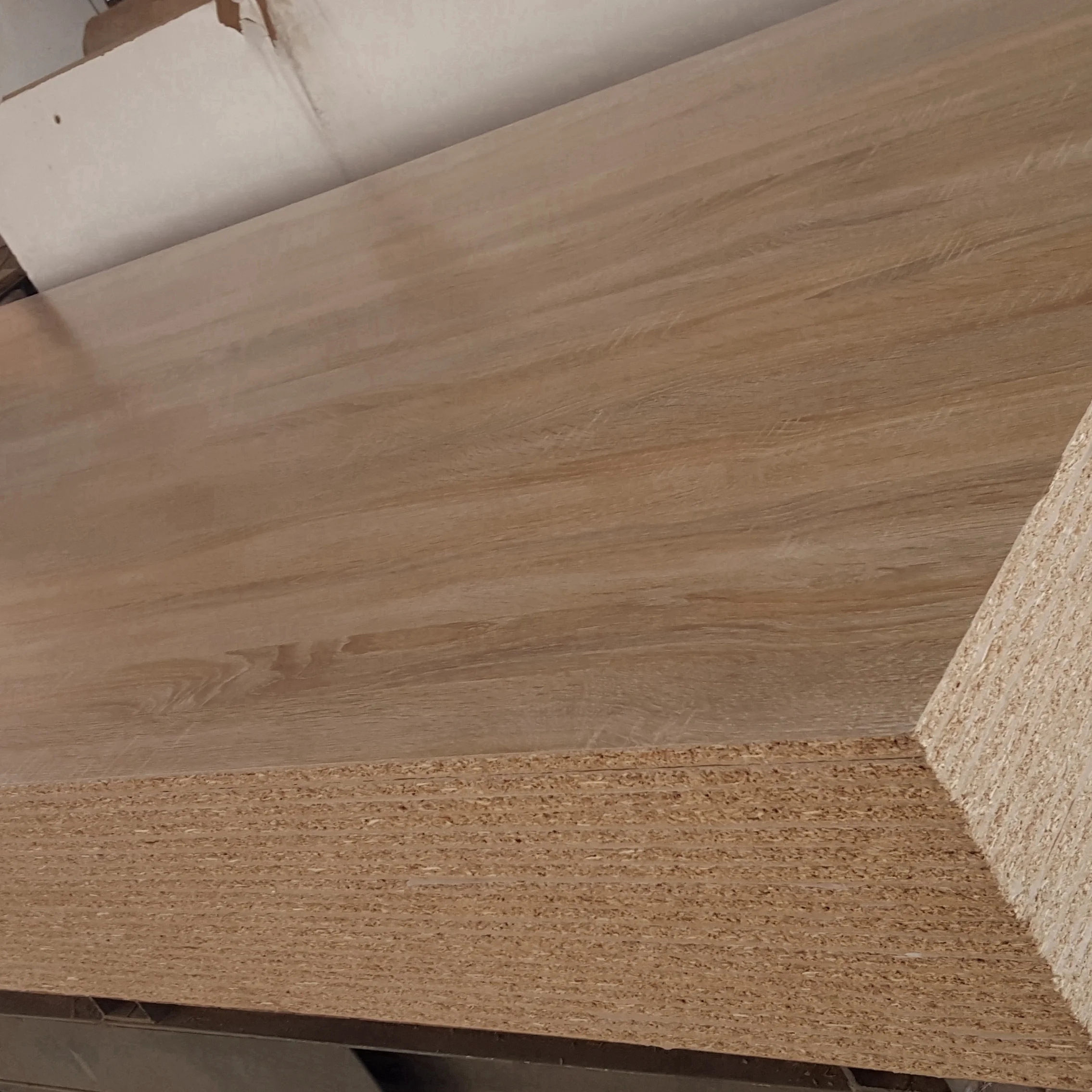 melamine faced chipboard  wood grain cheap 18mm melamine particle board/chipboard sheets for outdoor usage