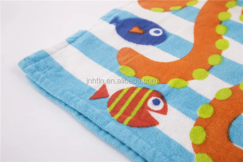 Розовое детское пляжное полотенце-пончо с капюшоном в виде осьминога