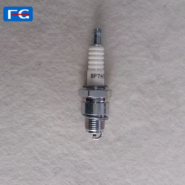 Wholesale Japan Two Stroke  outboards motor  spark plug BP7HS B7HS spark plugs  for atv 50CC 70CC 90CC 110CC engine