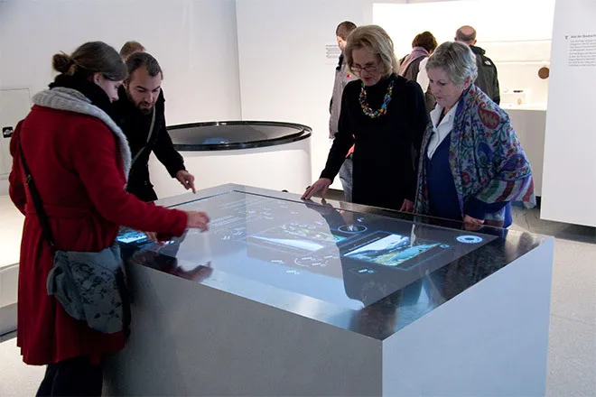 50 дюймовая мультисенсорная интерактивная фольга для сенсорного экрана, киоск и рекламный проигрыватель, голографическая проекционная пленка