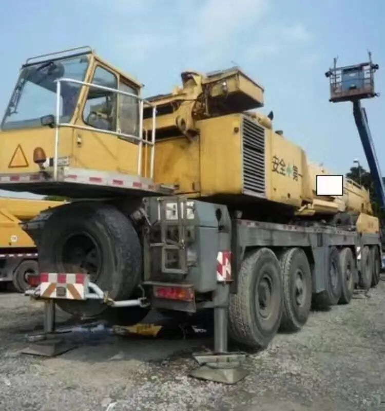 used Germany original LIEBHERR 300 TONS LTM1300 truck mounted crane for sale