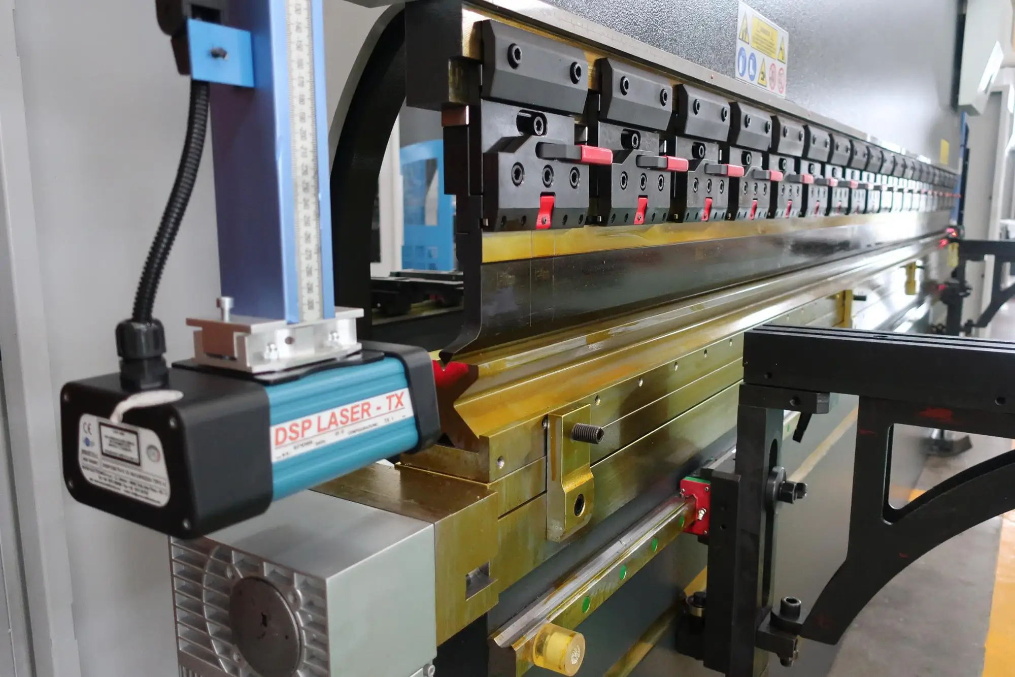 Accurl High precision cnc press brake with Germany system