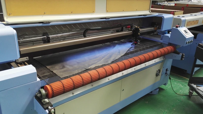 shoe upper wallpaper embroidery o2 laser engraving cutting machine