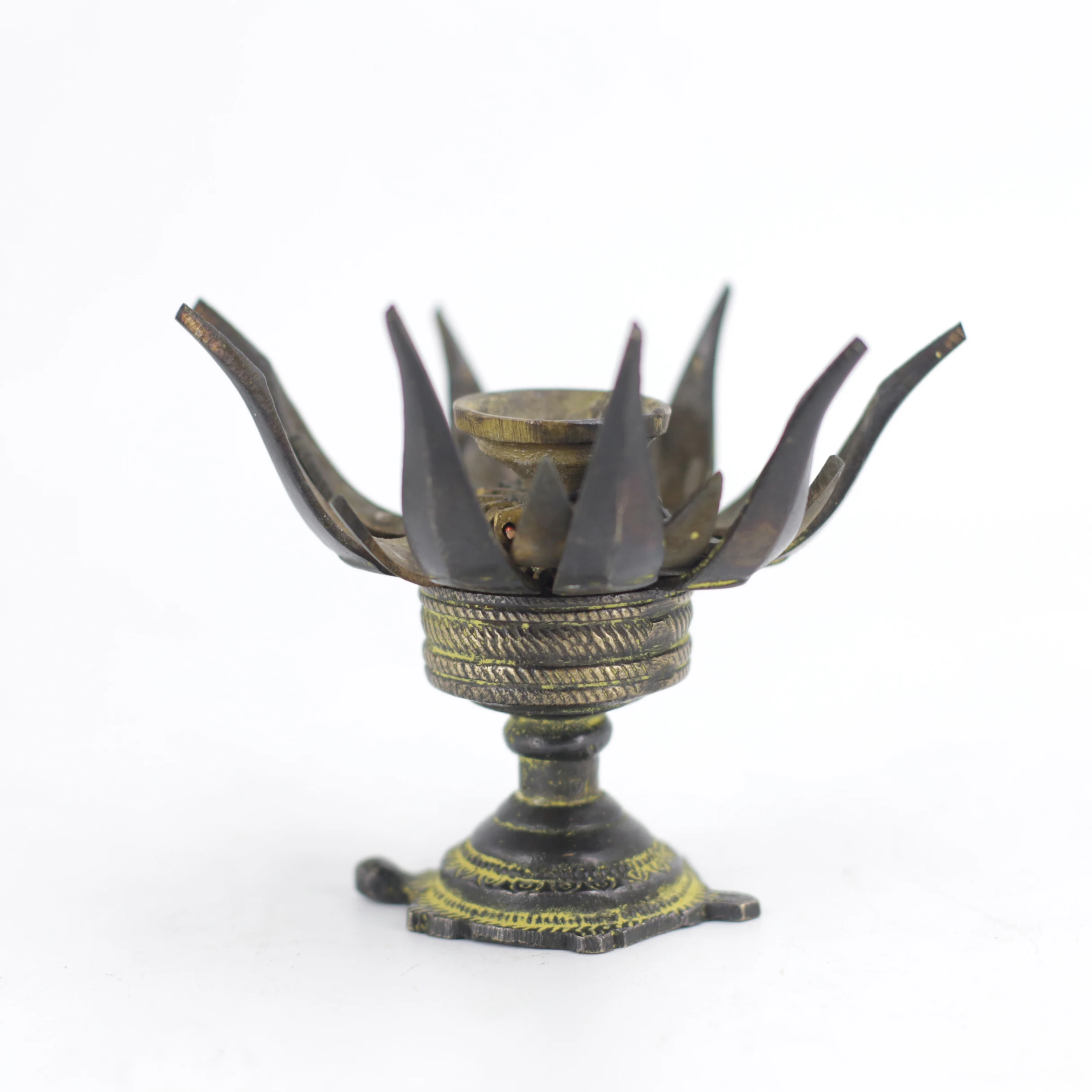
Tibetan Handmade Antique Brass Candle Holders-lotus patterns 