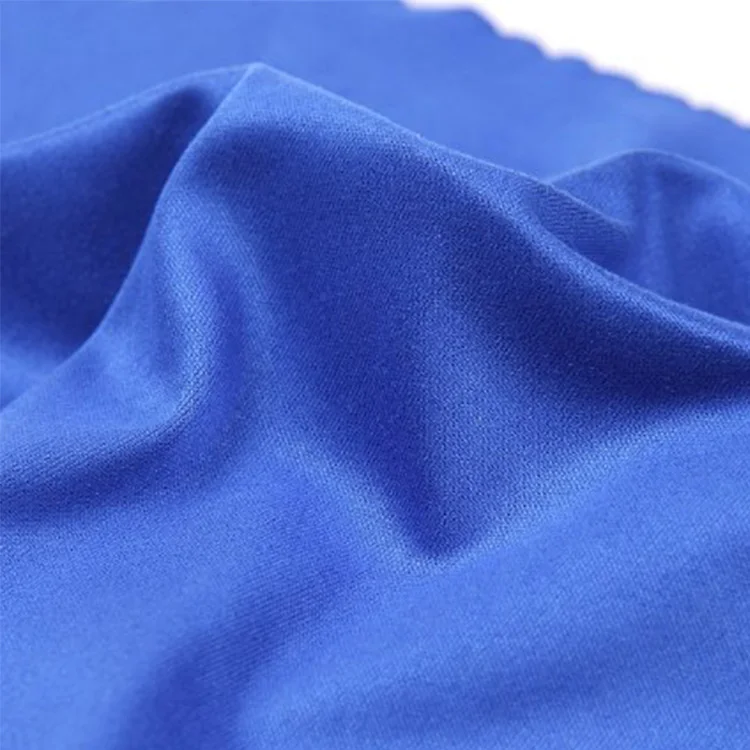 Thick Black 40x40 Microfiber Cleaning Cloth in Roll