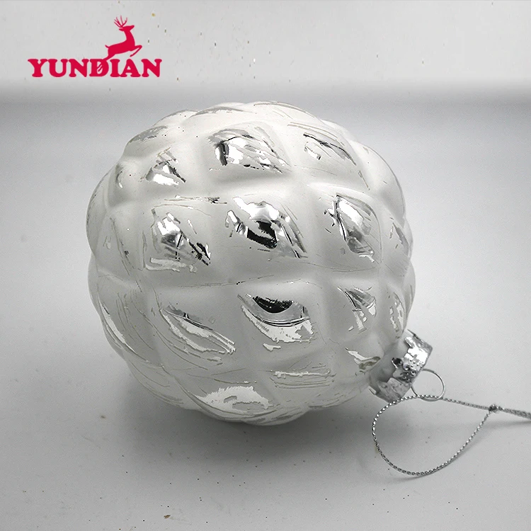 Factory Wholesale Promotional Personalized Round 8cm White Hanging Ornaments Christmas Glass Ball For Xmas Tree Decoration