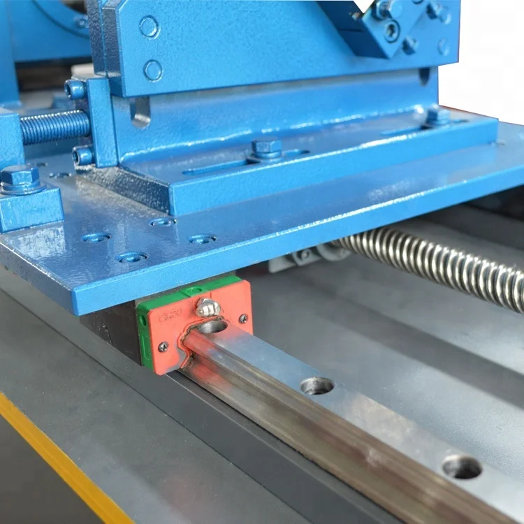 Оцинкованная рама Делая Машинное Оборудование C U легкий стальной киль Профилегибочная машина