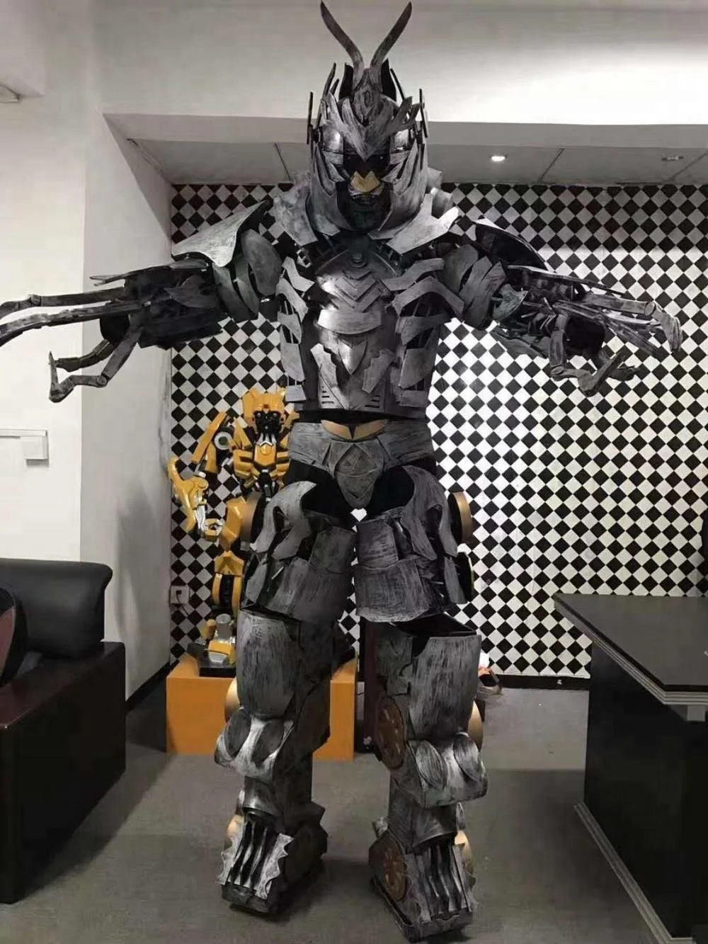
Human Size Bumble bee Cosplay Dancing Robot Costume 