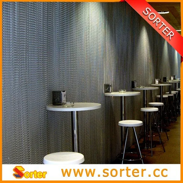 different color metal chain wall hanging decorations for office building