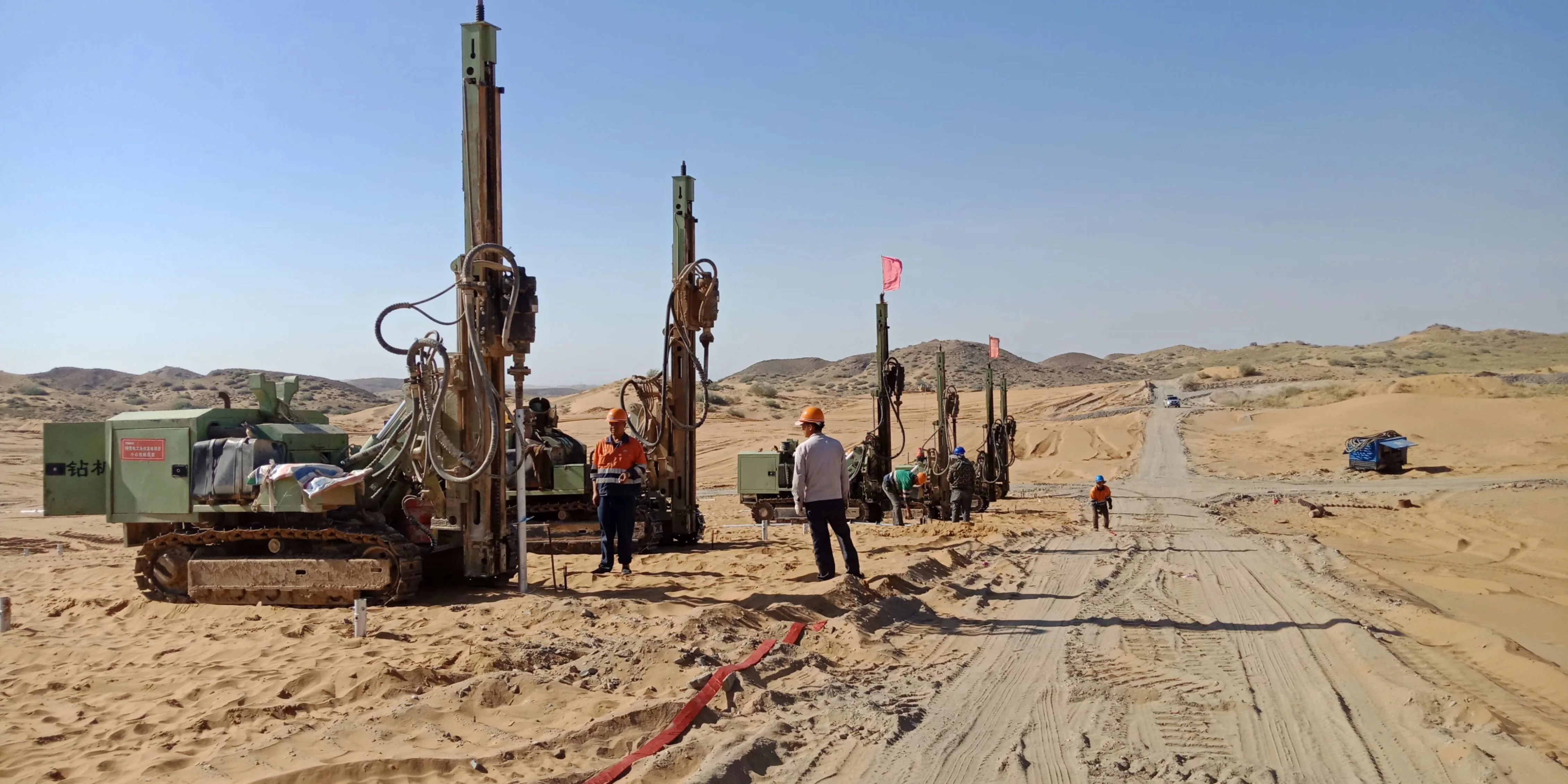 
New Design spiral anchors screw foundation piles ground pile driver MZ385Y 