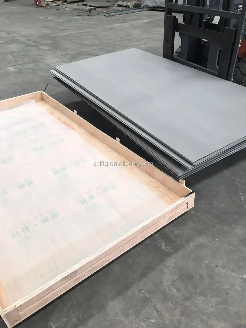 Commercially pure titanium plate with stock