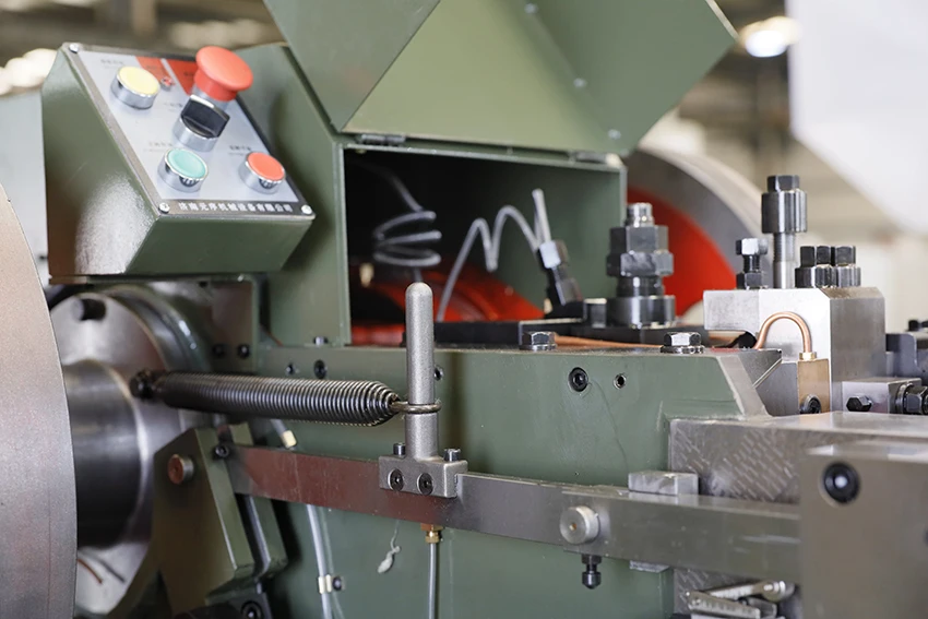 High Speed 120-135pcs/min 1Die 2Blow Screw Bolt Cold Heading Machine 6mm-76mm