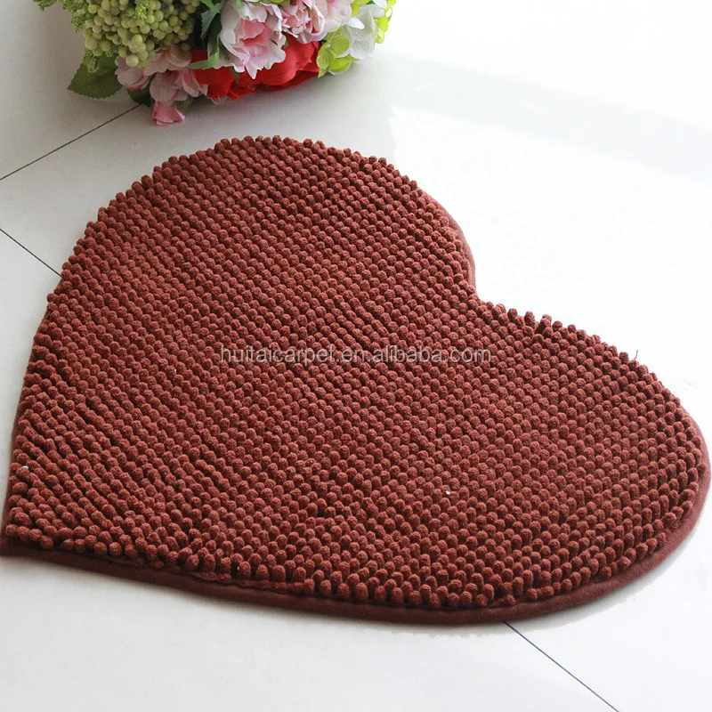 
short pile floor mat with anti slip base room mat heart shape 