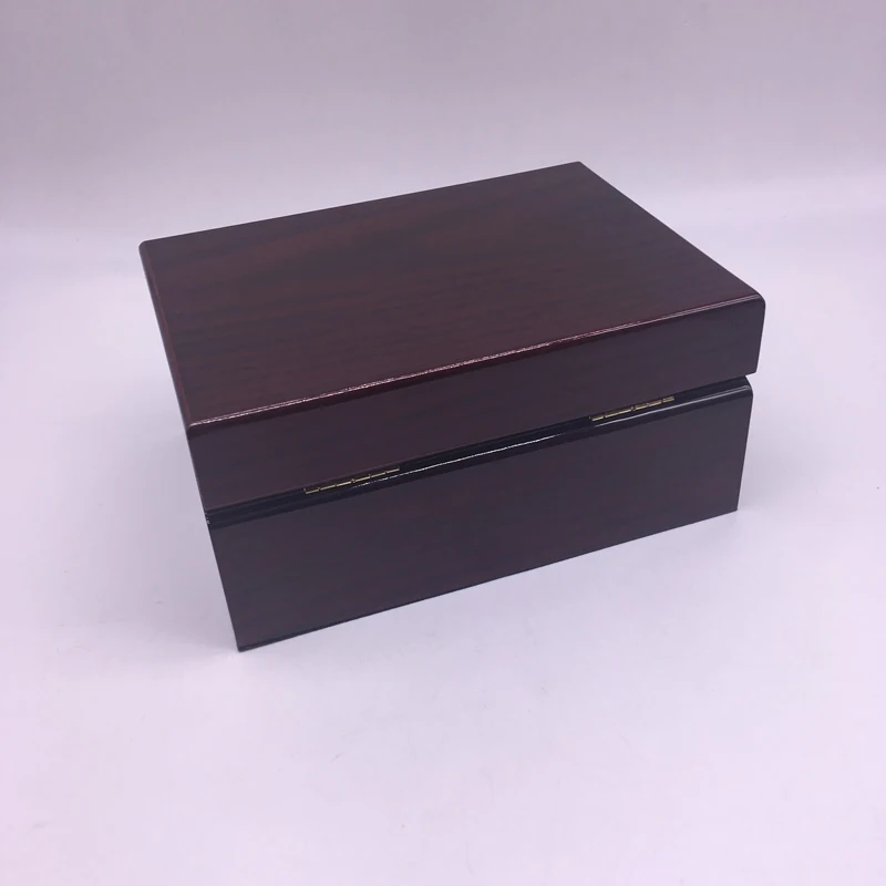 Custom Luxury Wooden Single Retail Watch Box with Low MOQ
