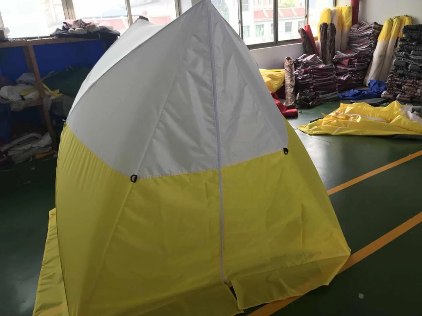 60 seconds outdoor triangle pop up work tent waterproof one-piece trench tent hot-selling fiberglass building working tents