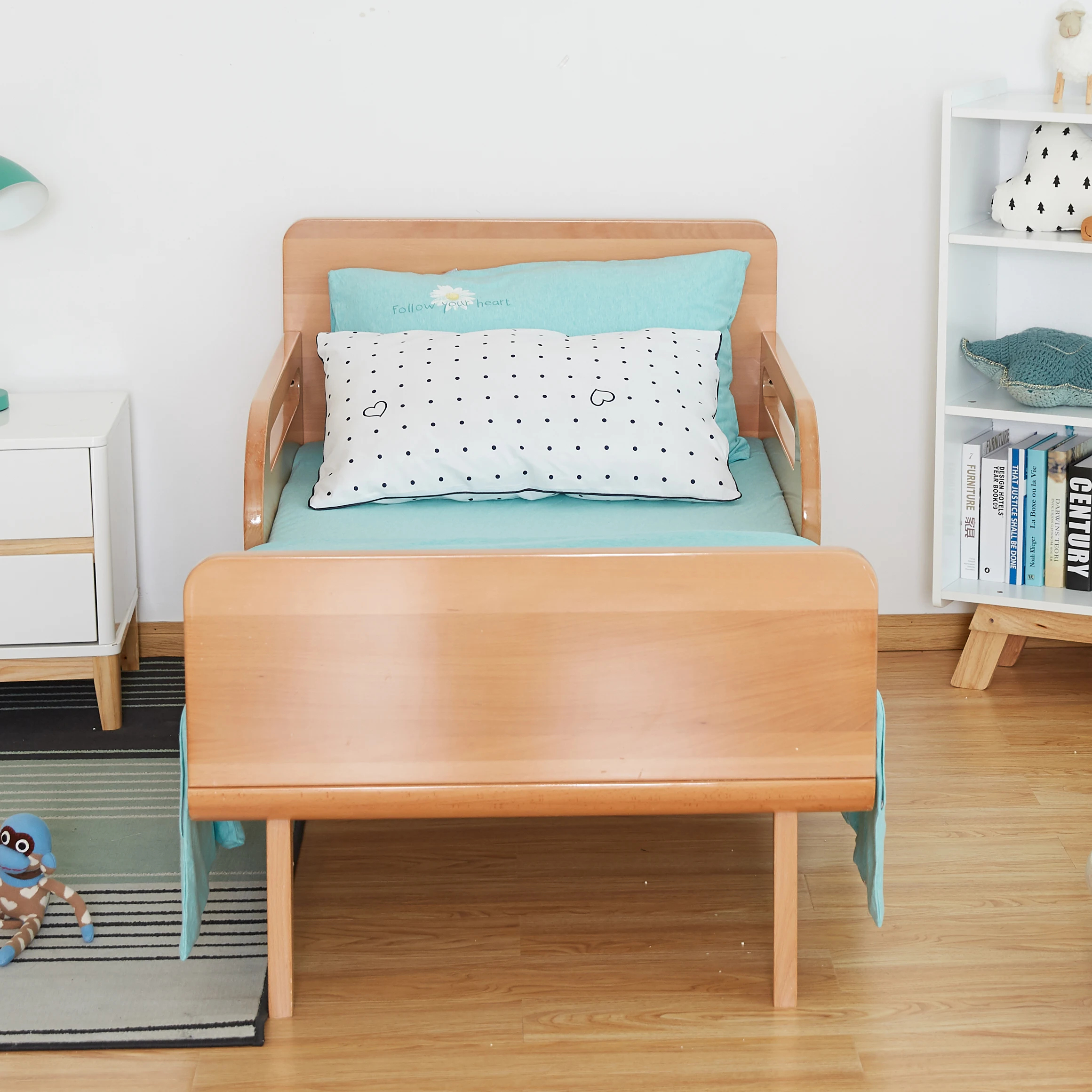 Certificate Nordic Wholesale Comfortable Solid Wood Children Bed luxury royal small wooden crib for baby multifunction