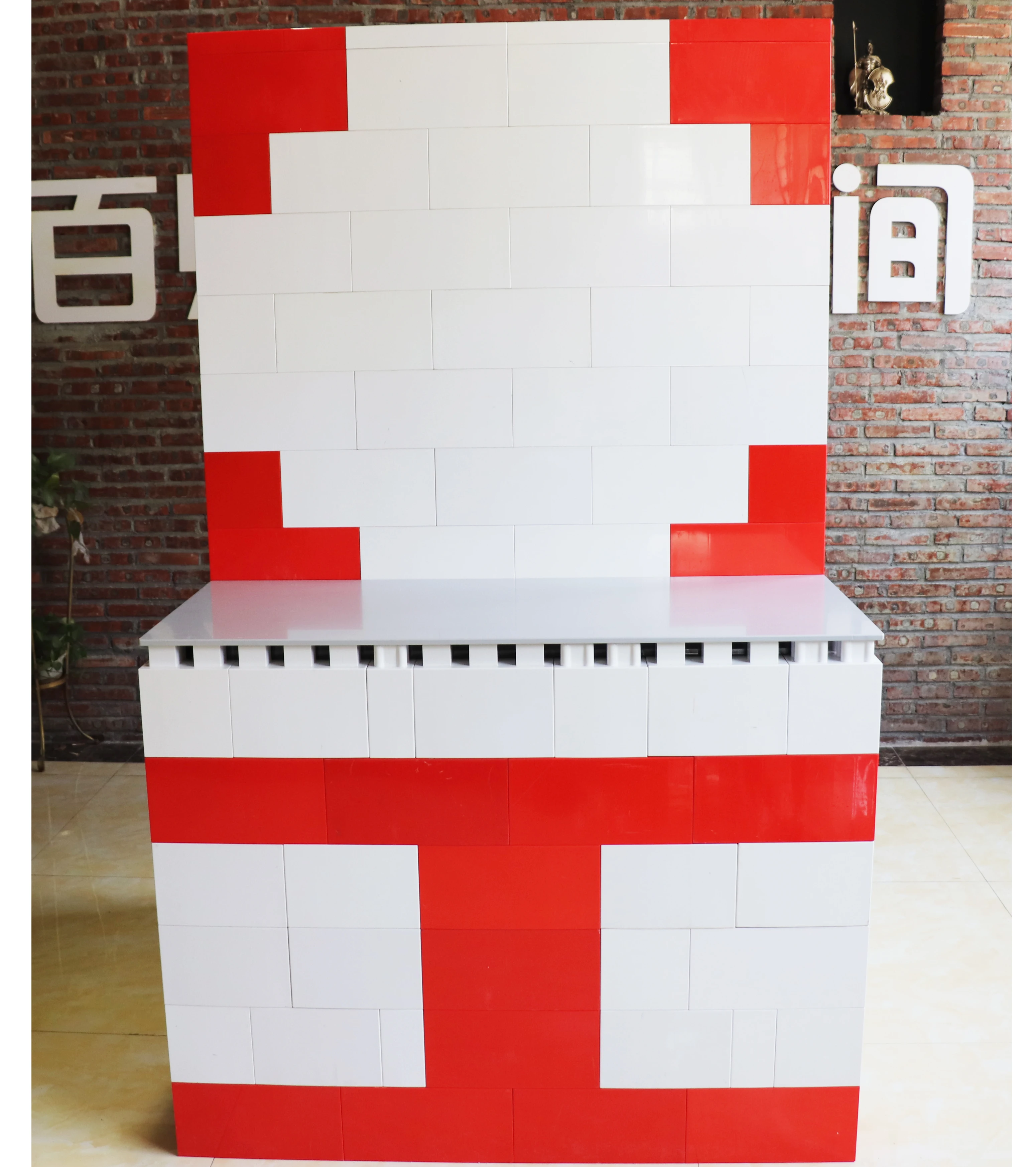 2021 New Product Plastic Block Table Chairs Big Size Toy Furniture Set With Glass Countertop