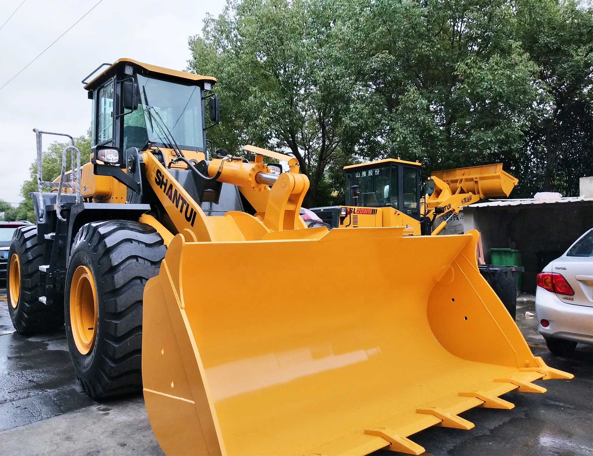 Shantui 6 Ton Articulated Loader Rock Bucket Four Wheel Loader SL60W