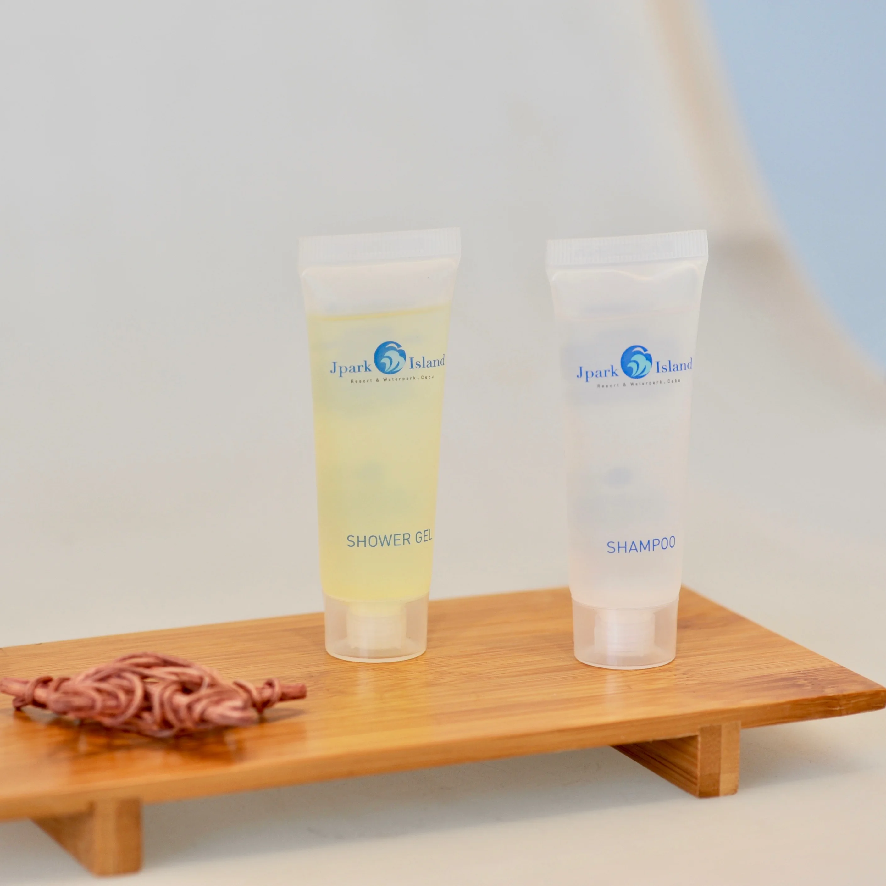 popular 30ml cosmetic packaging bamboo tubes with hotel soap and shampoo