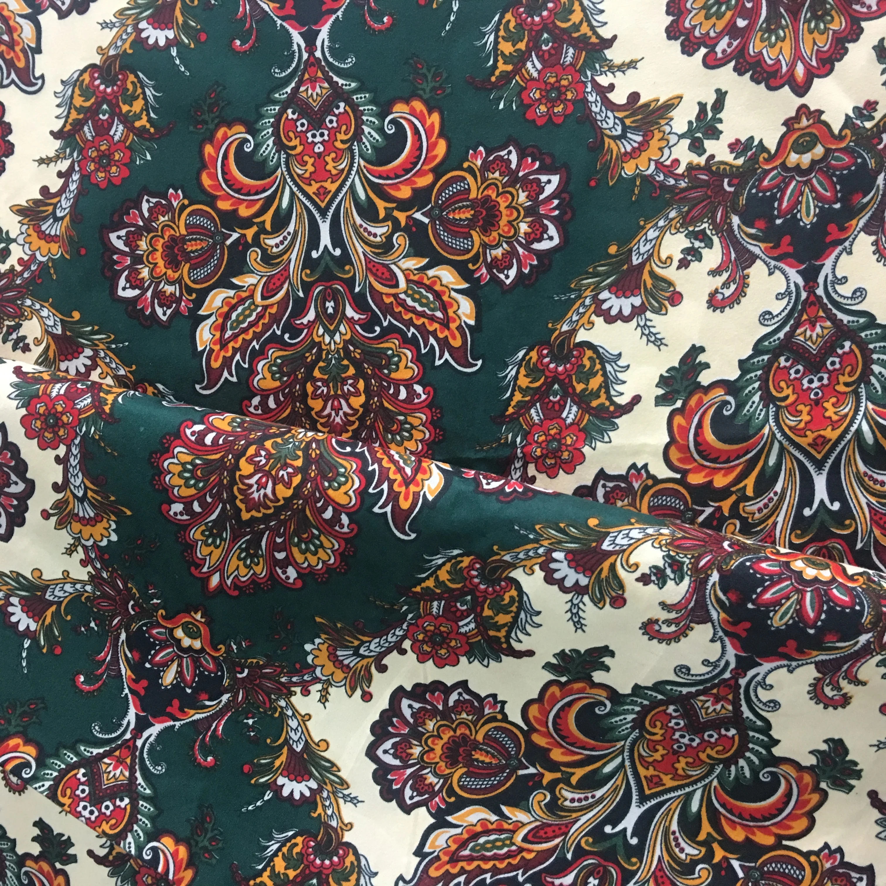 Disperse printing and dyeing can be used for carpet fabric