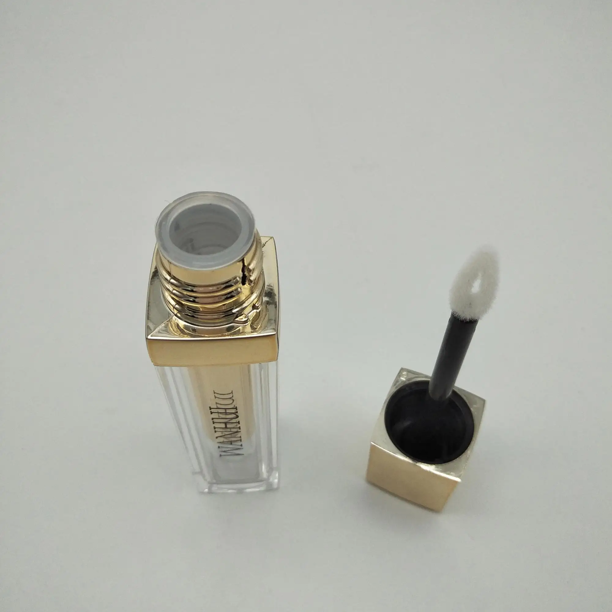 
Wholesale black gradient square plastic lipgloss tubes /container / bottle for lady 