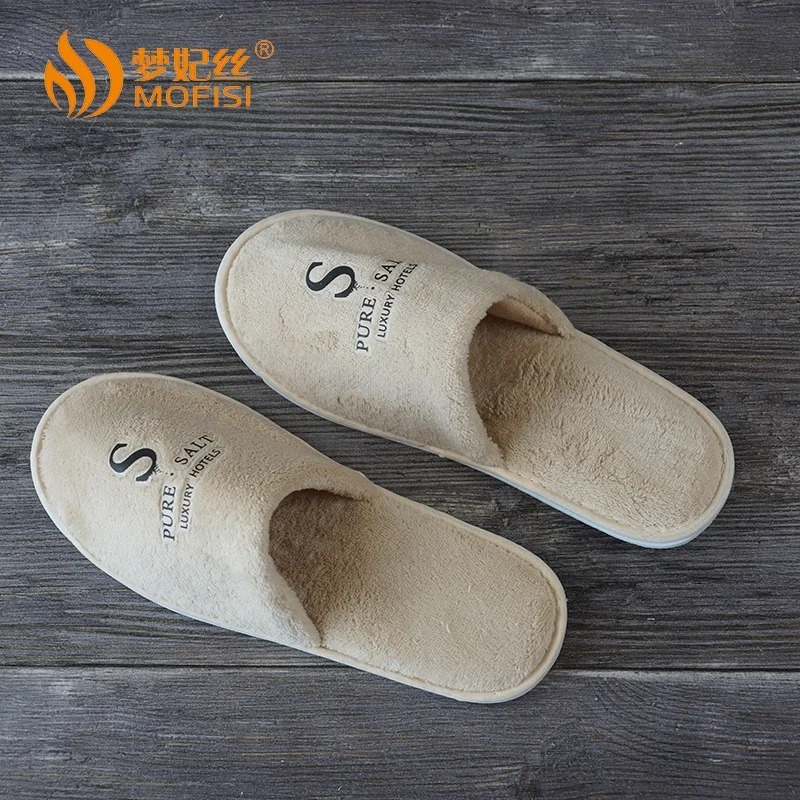 Wholesale cheap custom logo unisex personalized hotel slippers disposable