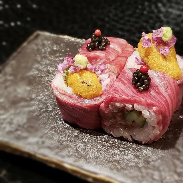 Мясная говядина Yukifuri Wagyu Obanazawa с известной репутацией