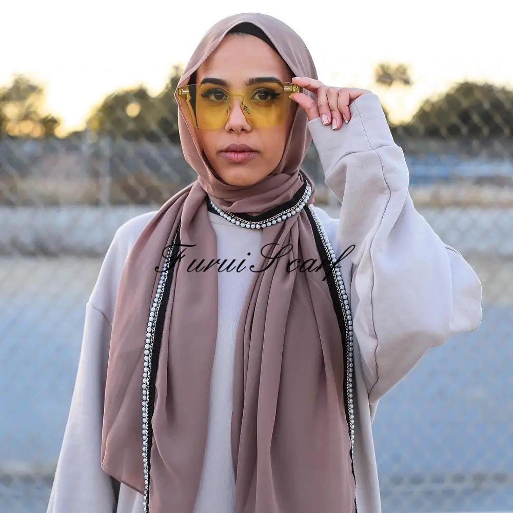China factory wholesale hijabs silk chiffon hijab scarf with pearl beads chain muslim arabic 119 colors dupatta stole bandana