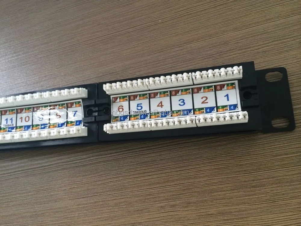 Заводская патч-панель AMP 24 Port Cat6 UTP хорошего качества