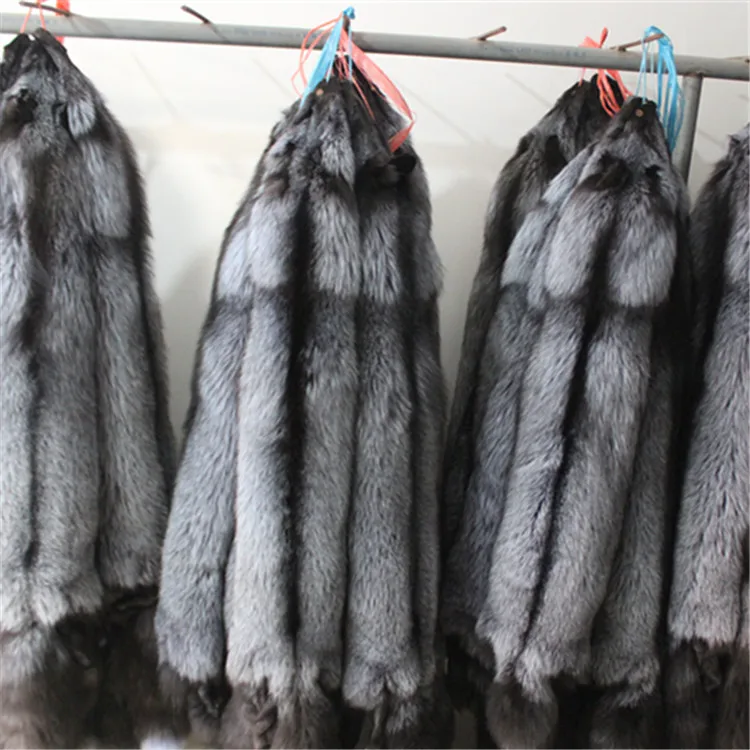 
Factory Supplier Genuine Raw Silver Fox Fur Pelt Natural Animal Fur Skin 