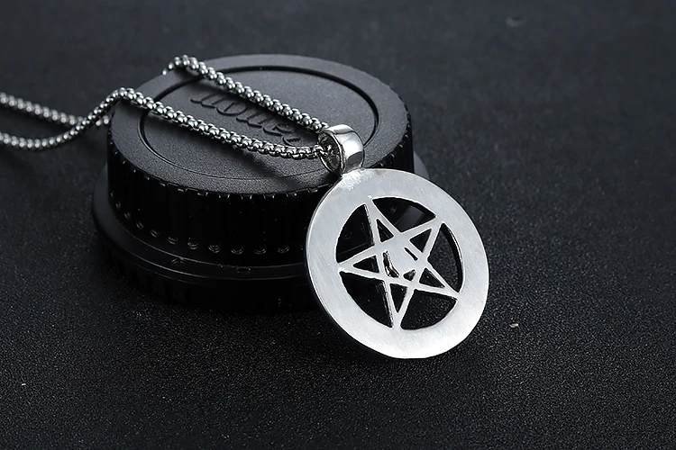 Unisex Stainless Steel   pentacle star Round  Pendant Titanium Steel  Supernatural Pentagram Necklace Xmas Gift  stock