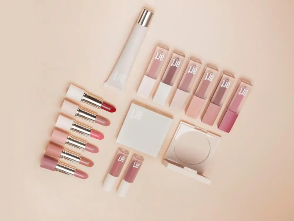 OEM ODM Moisturizing Vagan Nude Color make your own brand lipstick Long Lasting glamorous matte velvet lip gloss