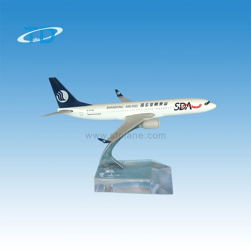 Shandong Airline Boeing B737-800 1:200 Metal Passenger Airplane Models