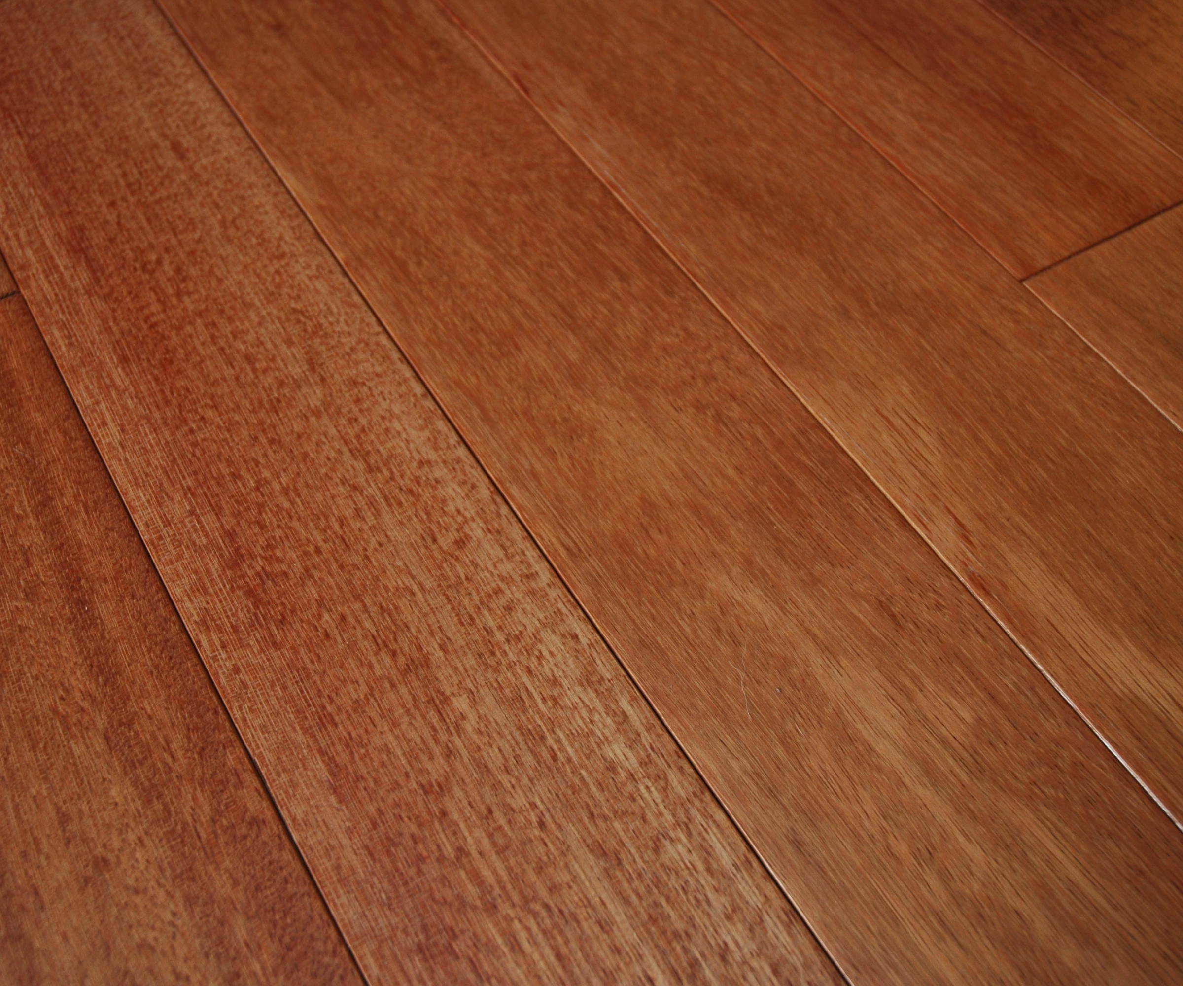 Гладкое УФ-покрытие, качественное деревянное напольное покрытие, производитель Kampas