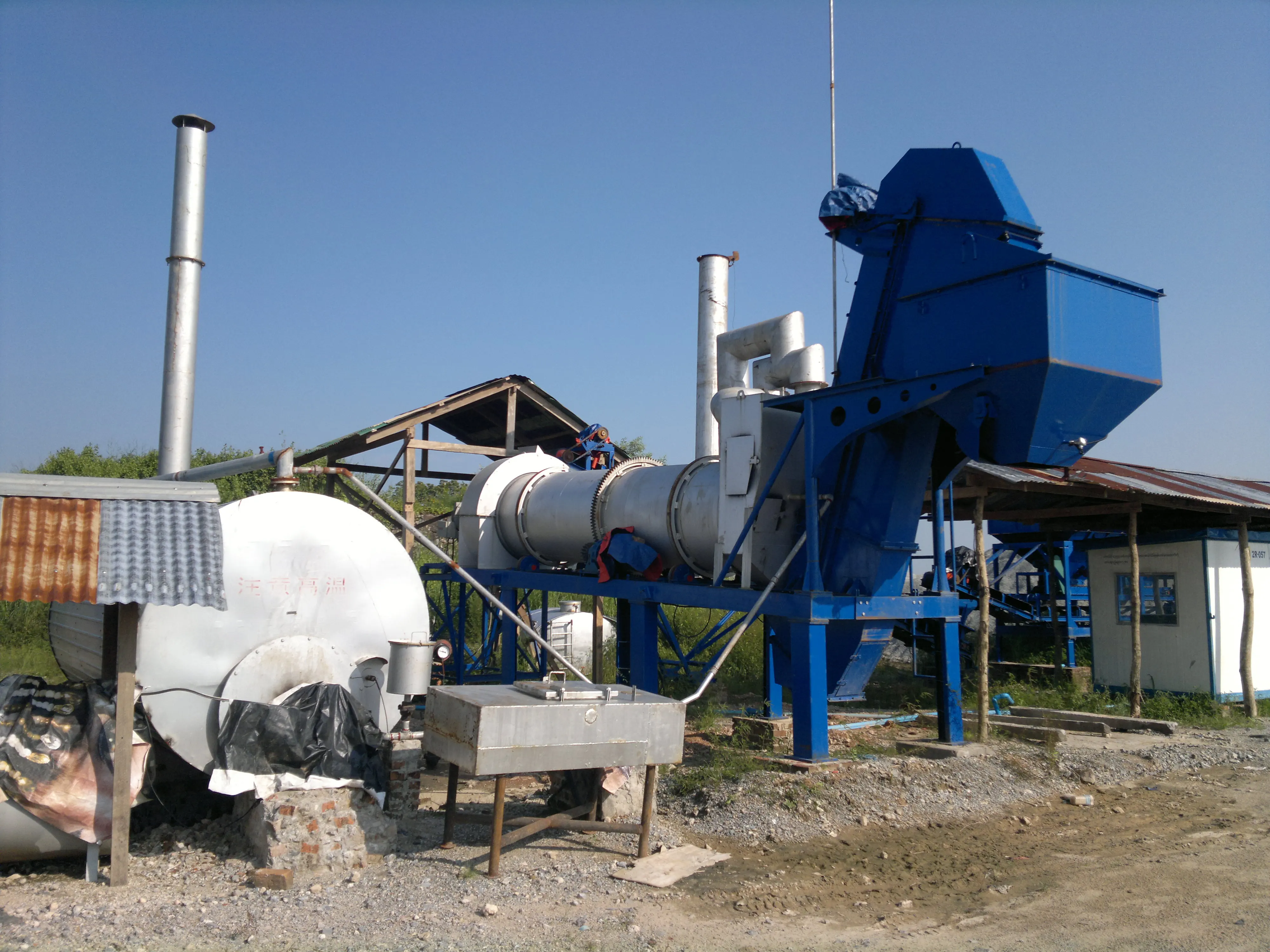 
China top selling roady 40t/h asphalt mixing plant on sale 