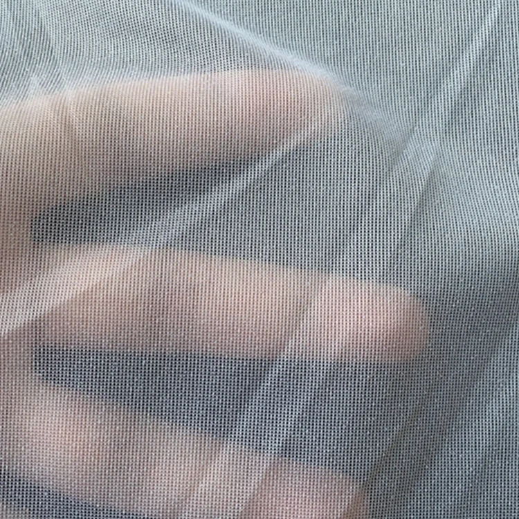 В наличии распродажа костюмов из 100 полиэстера 45 г/кв. М