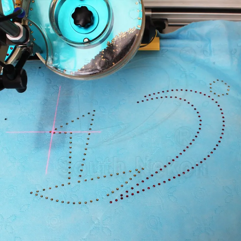 Ultrasonic rhinestone fixing machine