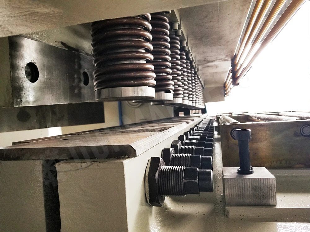 QC12K 4x4000 Can be used more than 10 years hydraulic guillotine shears with ESA S525 CNC system