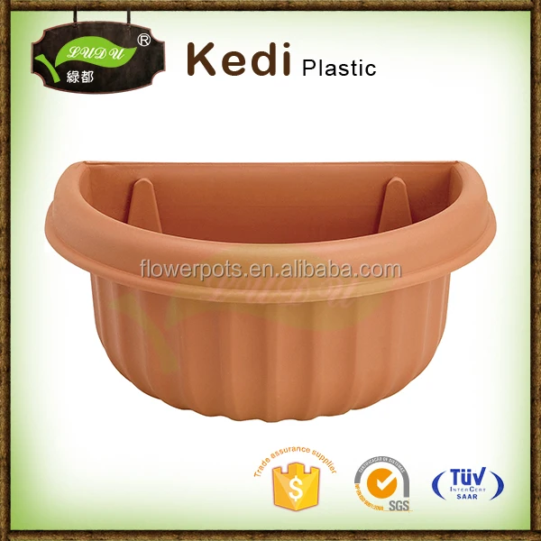 Plastic Semicircular large round terracotta flower pots wholesale Hanging on The Wall
