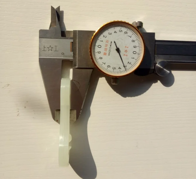 Glow in the Dark Plastic Rope Buckle with 7.5mm Hole for Outdoor Camping Climbing & Tours