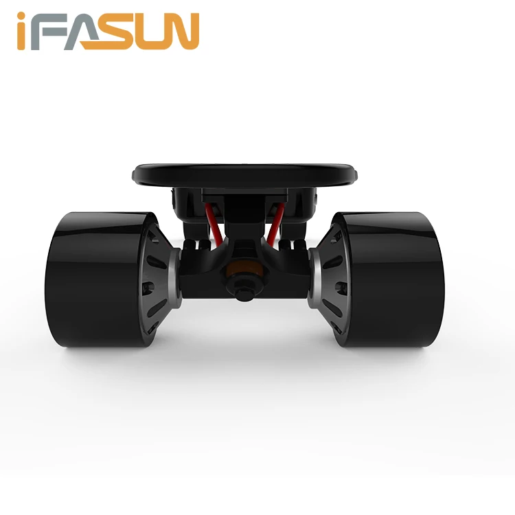 1600W Double Drive Hub Motors 42V Battery Box Electric Skateboard With Remote