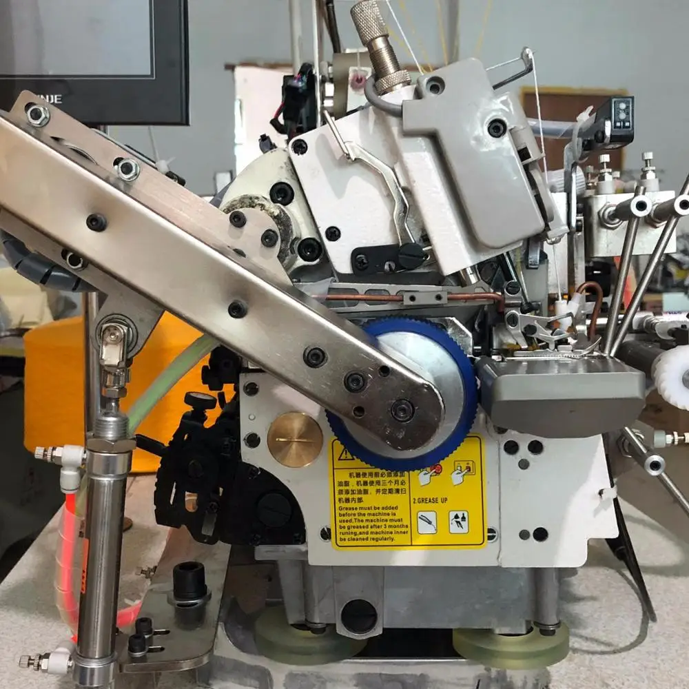 GLOVE OVERLOCK MACHINE