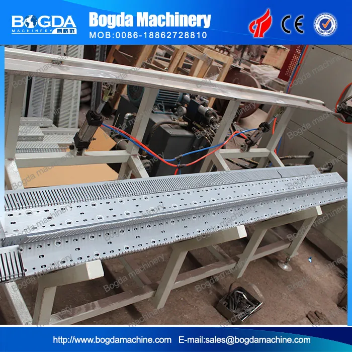 ПВХ Электрический кабель короба машины перфорации для пластиковых