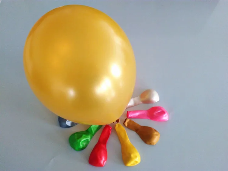 Латексный надувной шар цвета металлик золота