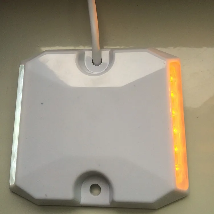 High quality plastic wired cable led road stud