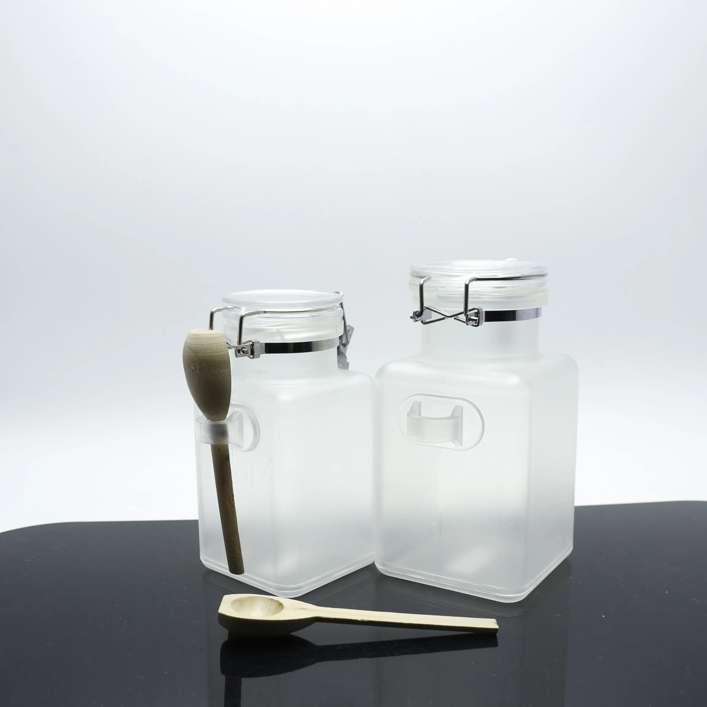 wholesale square 200ml 300ml body scrub bottles bath salt bottle plastic with spoon and cork BS231E