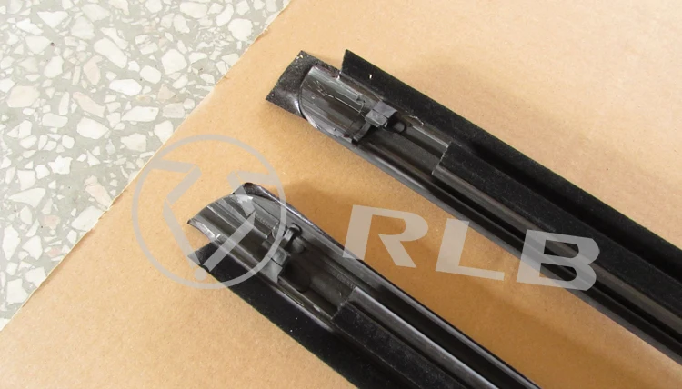 High quality hiace 2005 front door glass outer weather strip 68161-26040 R 68162-26040 L