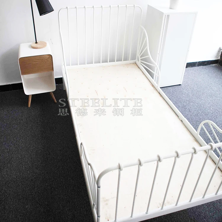 Colorful cheap extensible children iron toddler bed