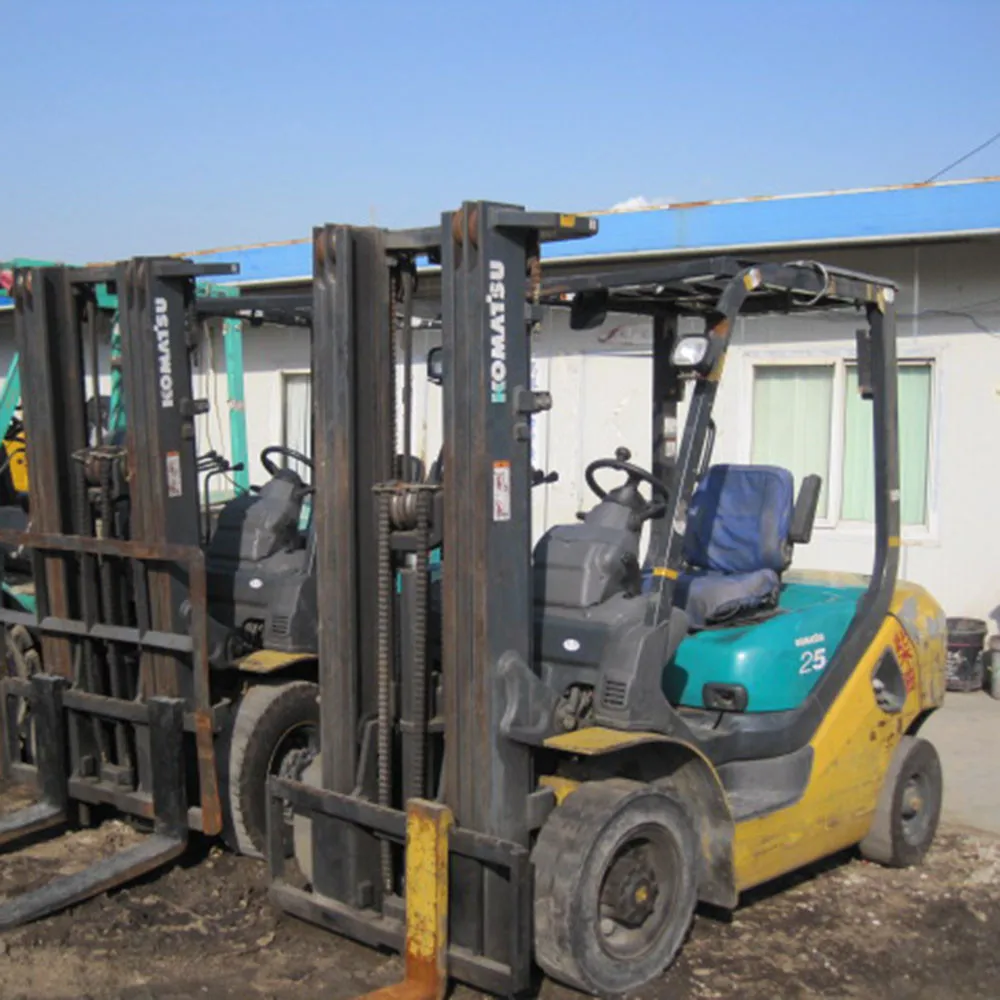 Komatsu FD25 2.5ton forklift on sale in Shanghai